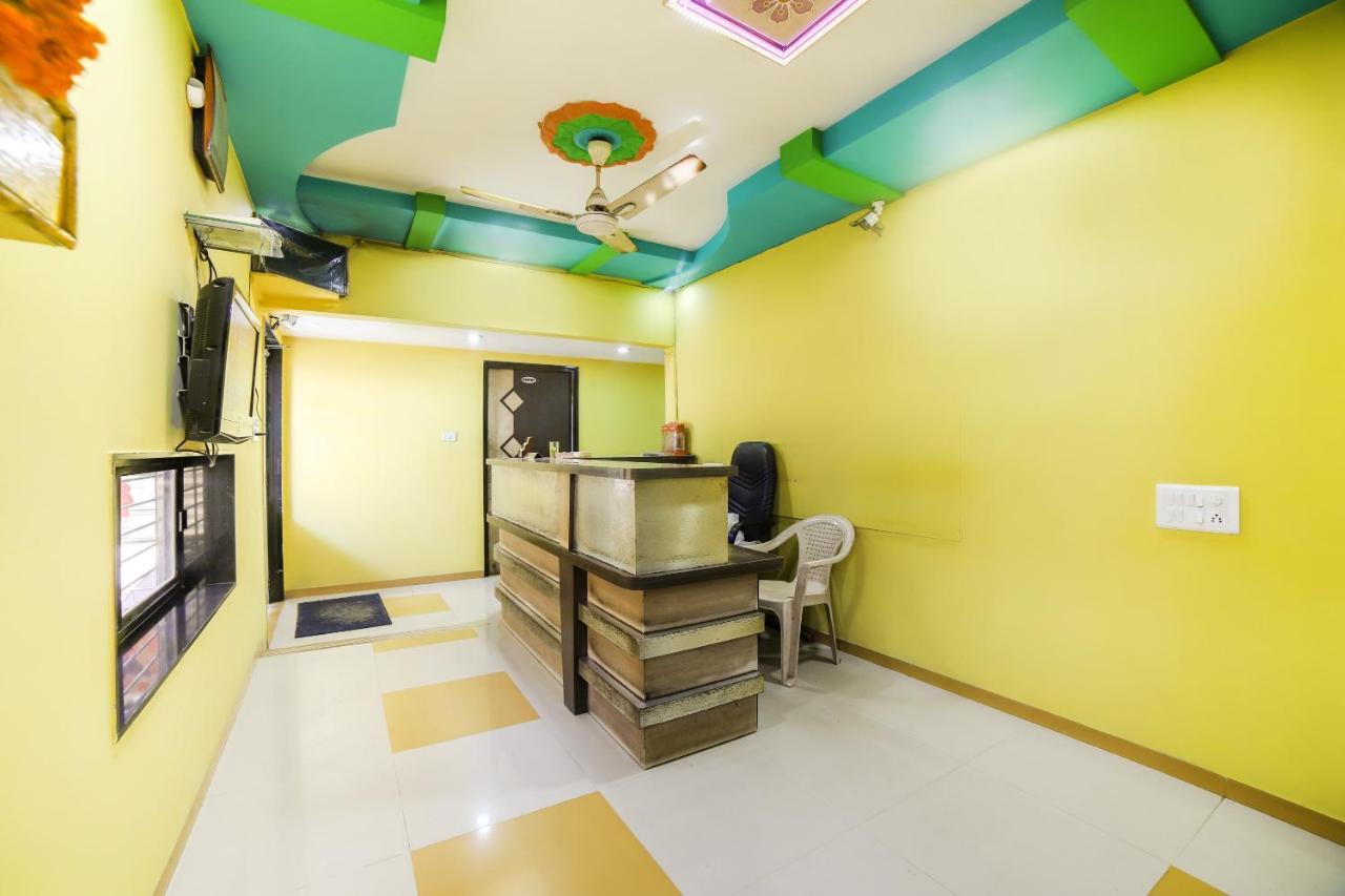 Oyo 69877 Hotel Sarthi Residency Ahmedabad Exterior foto