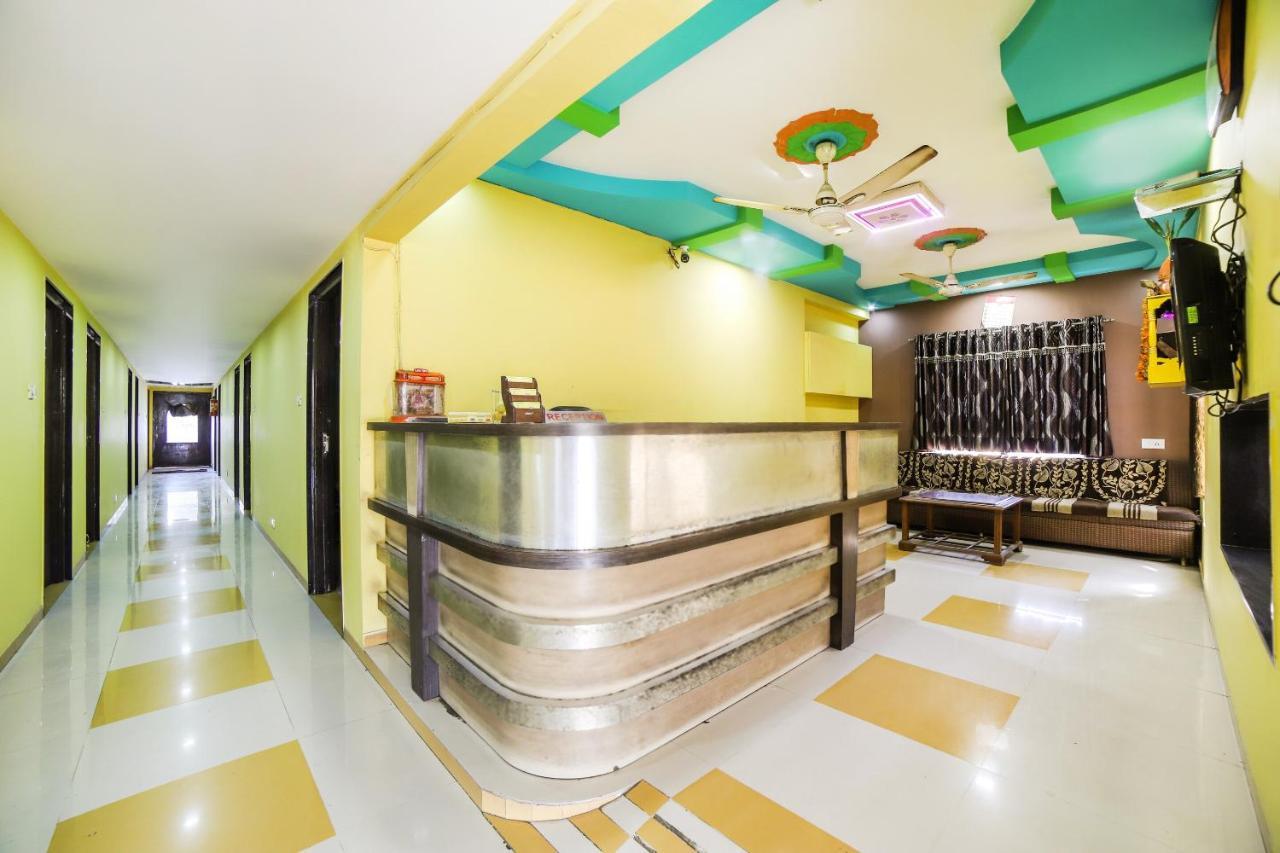 Oyo 69877 Hotel Sarthi Residency Ahmedabad Exterior foto
